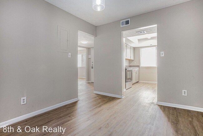 Foto del edificio - 2 br, 2 bath House - 963 Pine Hollow Road