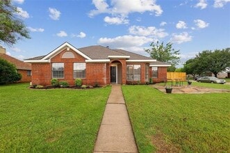 Building Photo - 400 Azalea Dr