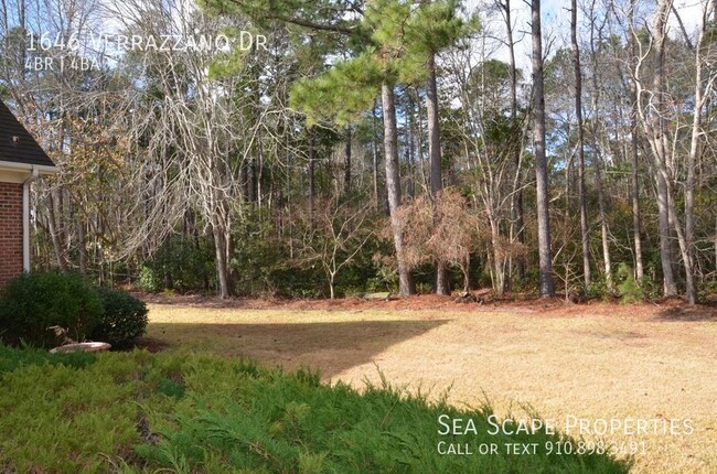 Building Photo - 4 Bed/3.5 Bath Located in Landfall!