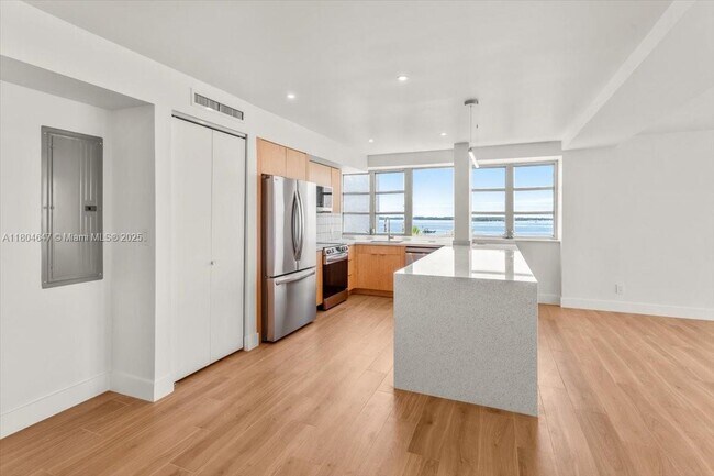 Foto del edificio - 1430 Brickell Bay Dr