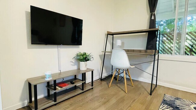 Building Photo - 30 Kenton Ave