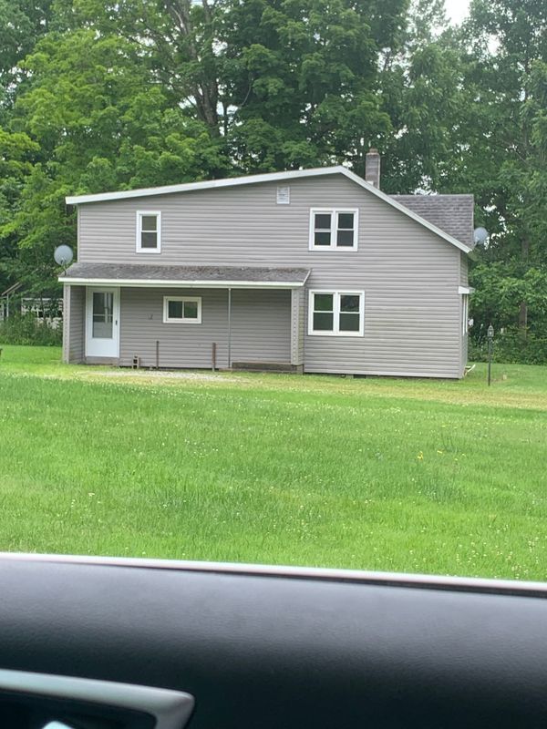 Foto principal - 92 Perfield Rd