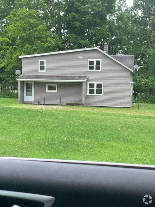 Building Photo - 92 Perfield Rd