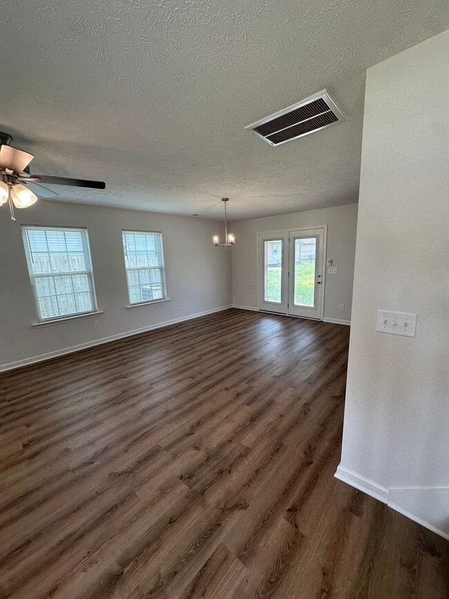 Building Photo - Brand New 3Bed 2Bath Manchester Home