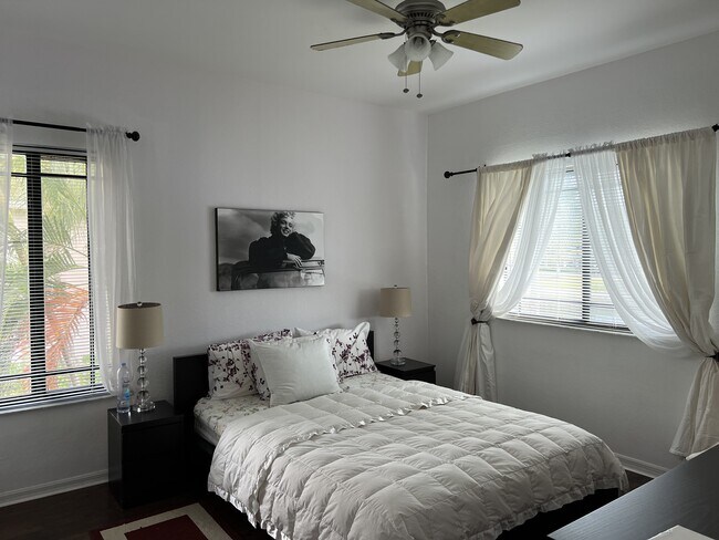 Building Photo - 2807 Veronia Dr