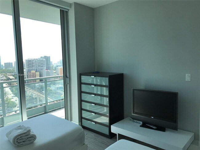 Foto del edificio - 92 SW 3rd St