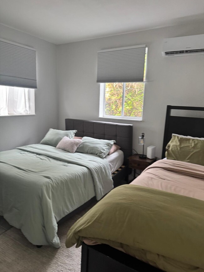 Foto del edificio - 361 NW 103rd St