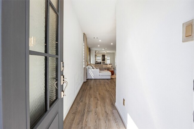 Foto del edificio - 7207 Cedar Hbr Ct