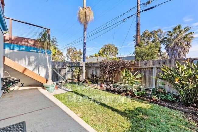 Building Photo - 425 Neptune Ave