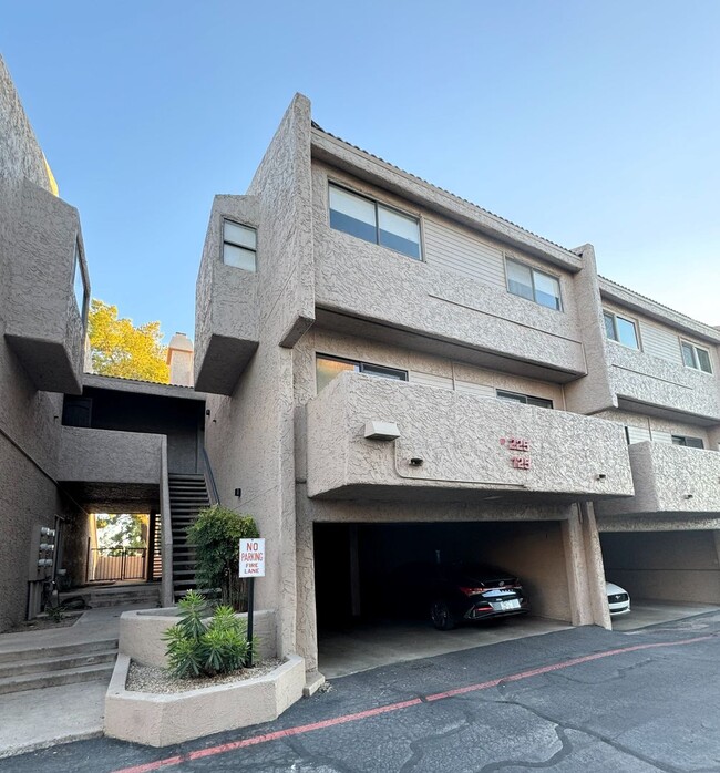 Building Photo - 1201 E Northshore Dr