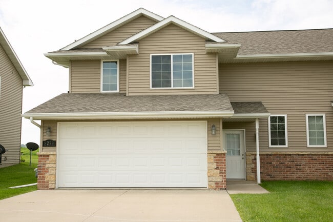 Building Photo - 6302 Pawnee Ln