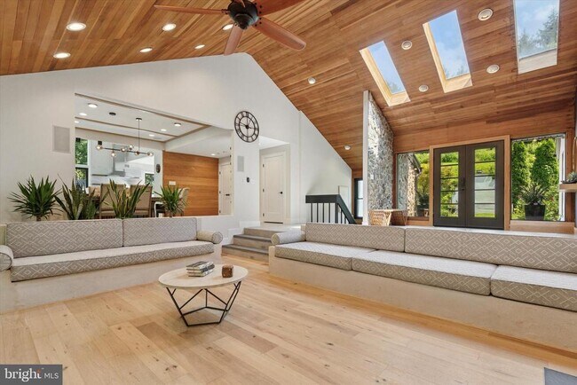 Foto del edificio - 1220 Valley Rd