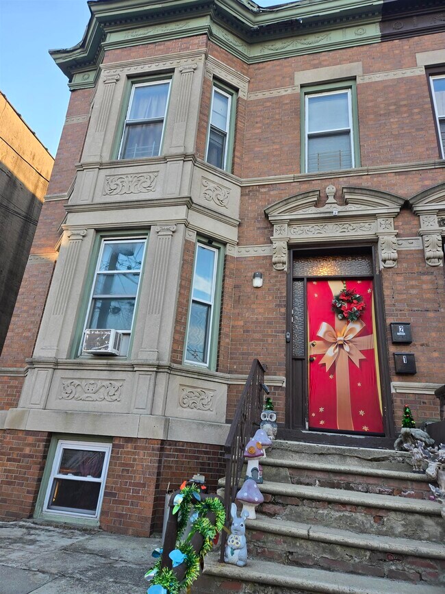 Building Photo - 239 Fulton Ave