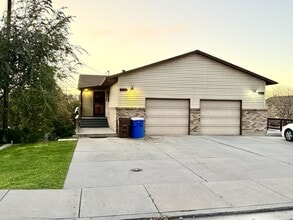 Building Photo - 7428 S 700 E