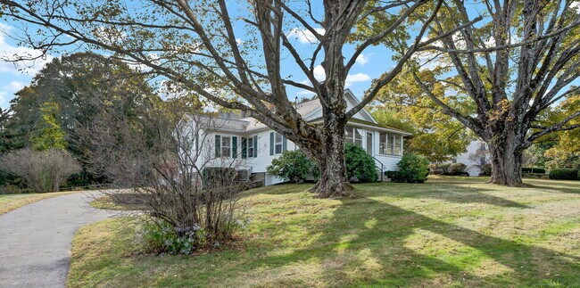 Foto del edificio - 69 Westledge Rd