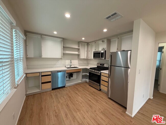 Foto del edificio - 2320 Carnegie Ln