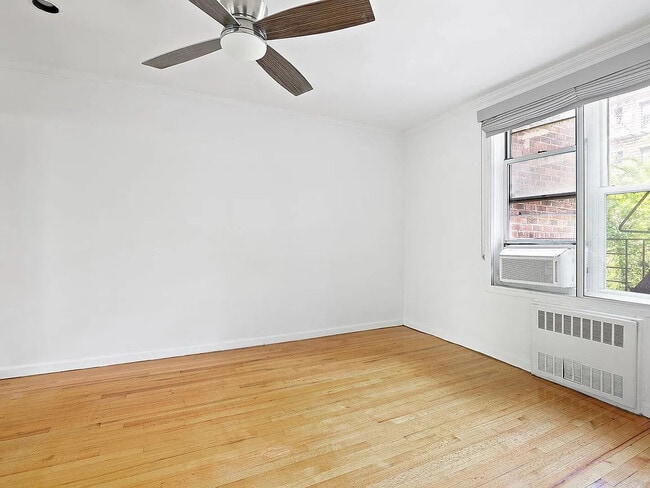 Foto del edificio - 302 E 88th St