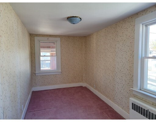 Building Photo - 5 Storrs St