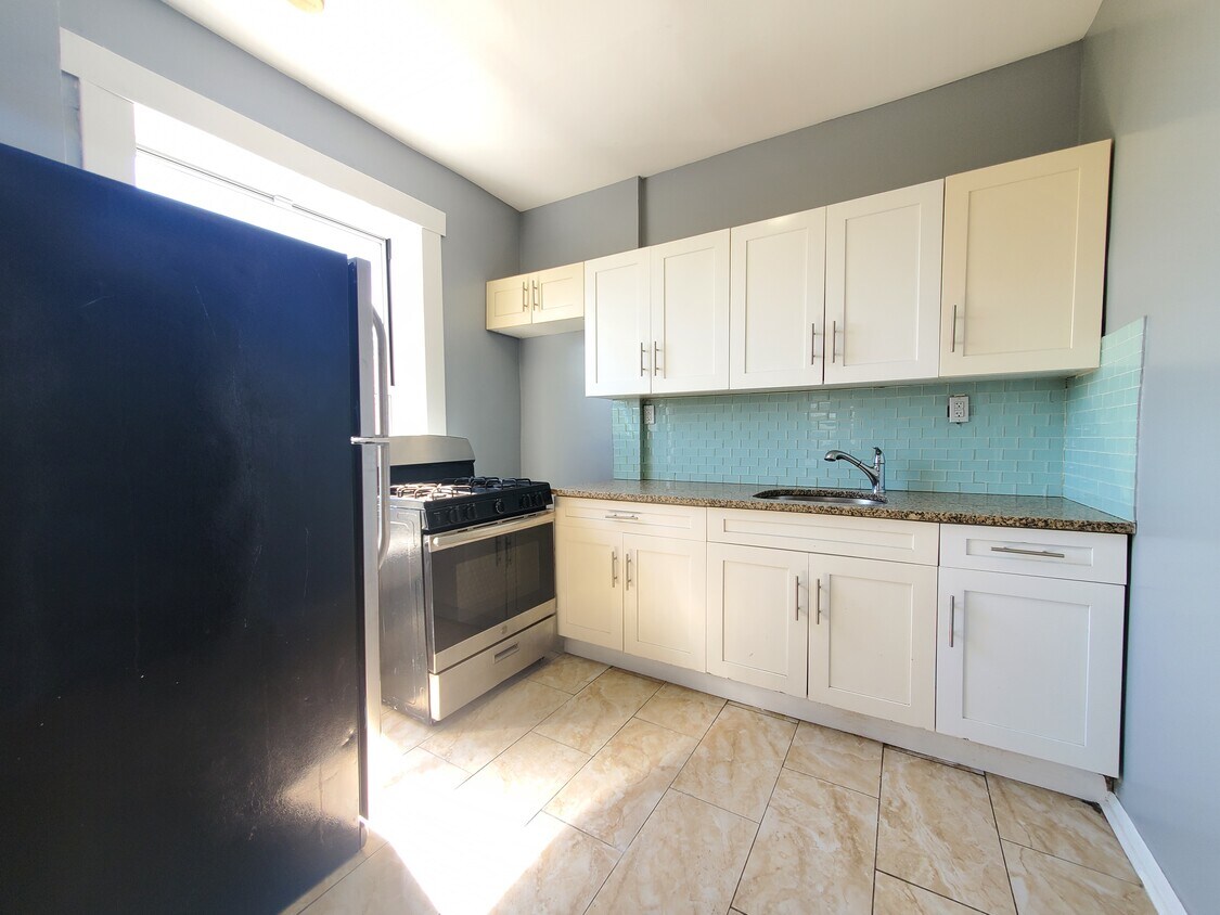 Foto principal - 557 Ocean Ave