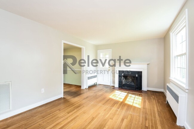 Building Photo - 6522 W Franklin St