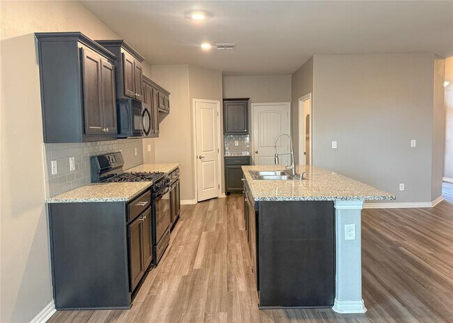 Foto del edificio - 14812 Turner Fls Rd