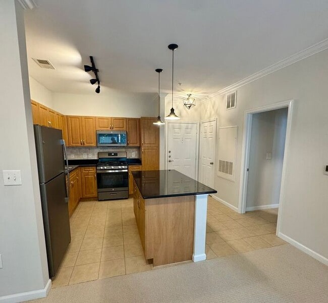 Building Photo - 12945 Centre Park Cir