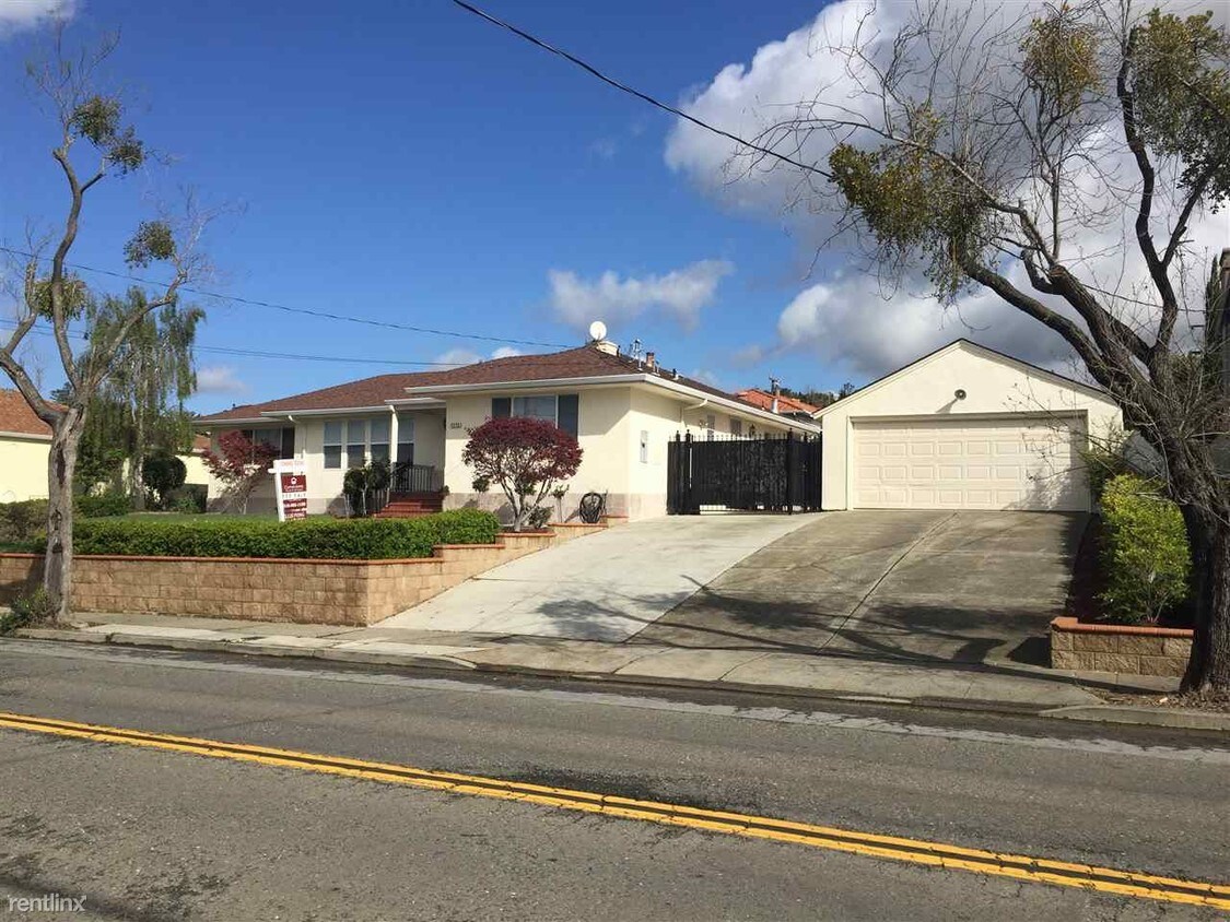 Primary Photo - 4170 Seven Hills Rd