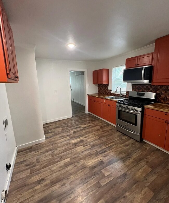 Building Photo - Nice 3 bedroom Home!