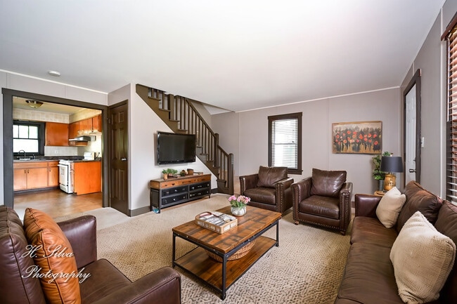 Building Photo - 331 Charlotte Ave