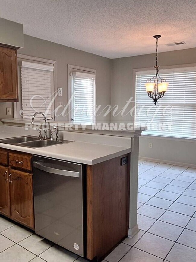 Foto del edificio - Come see this Beautiful Home For Rent in t...