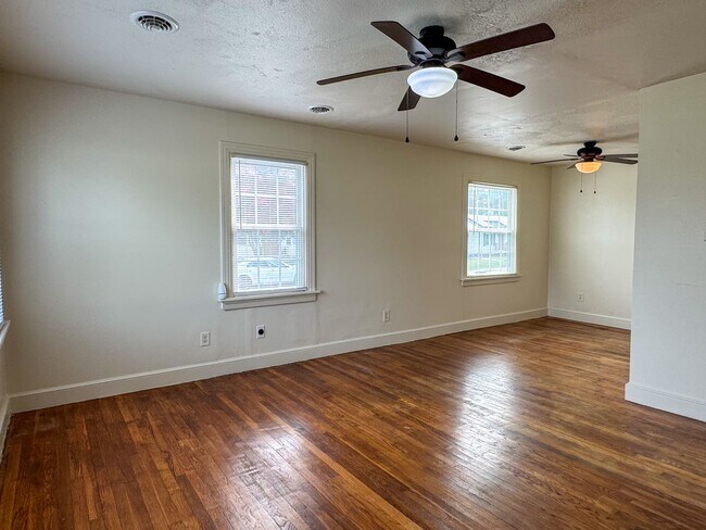 Building Photo - 1809 Geffert Dr