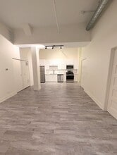 Building Photo - 1914 N Milwaukee Ave