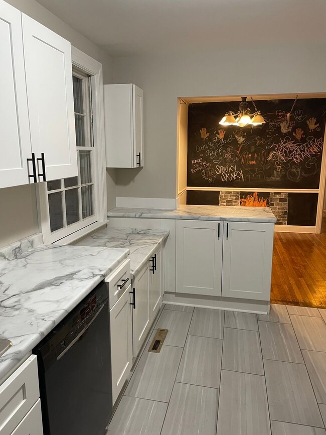 Building Photo - Cozy 2 bedroom/ 1 Bath Home In East Nashvi...