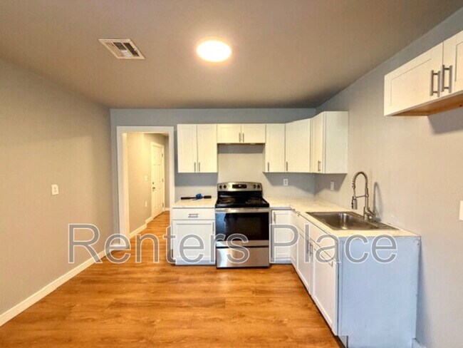 Foto del edificio - 2429 N Rockford Ave