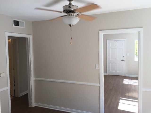 Foto del edificio - 12420 Moorpark St