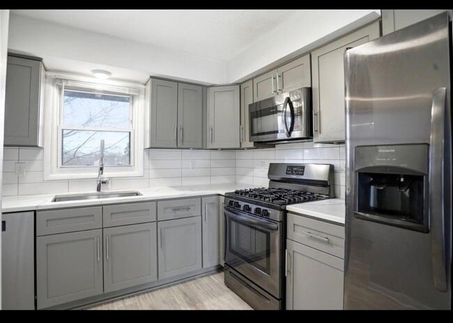 Foto del edificio - 4628 Johnson St NE