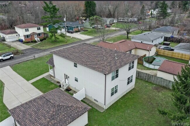 Foto del edificio - 4996 Thurston Ave