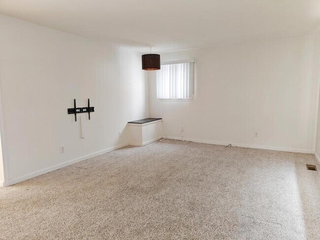 Building Photo - 32214 Oakley St