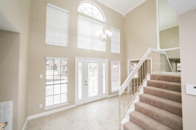 Foto del edificio - 22910 Glenover Dr