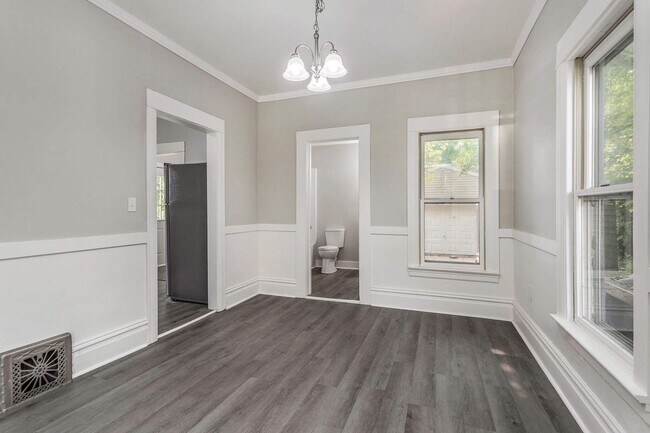 Building Photo - Three Bedroom One Bath Home Available!