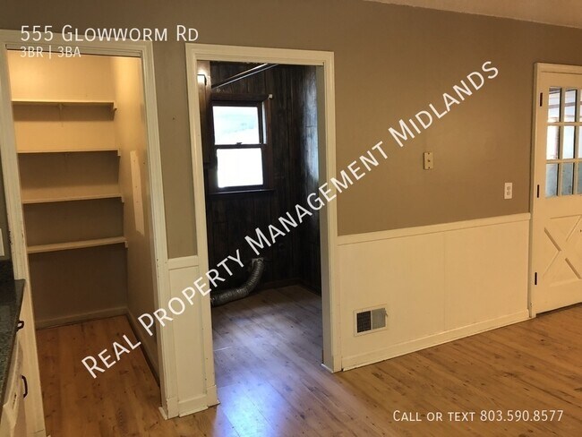 Building Photo - Charming Ranch-style Home in Swansea! Appl...