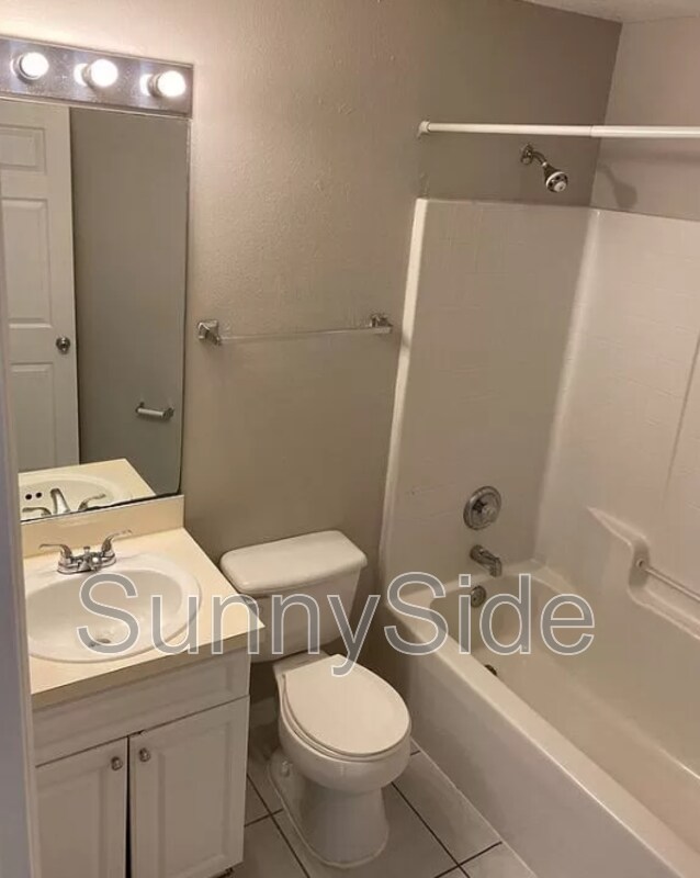Foto del edificio - 303 Azincourt Ln