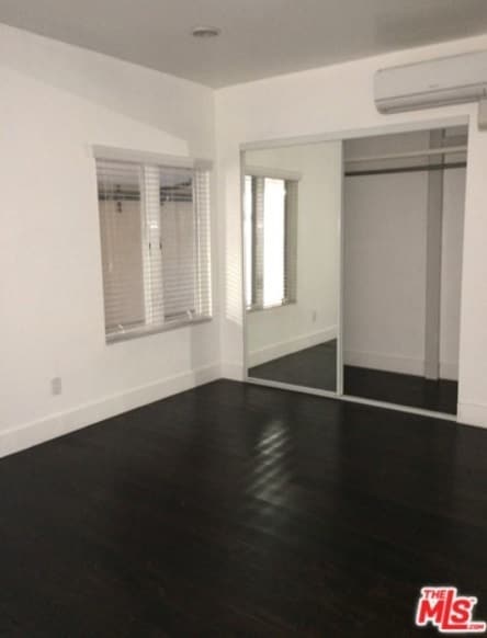 Building Photo - 212 S Lasky Dr