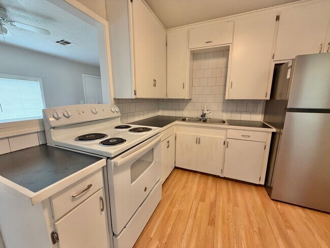 Building Photo - 3-Bedroom Home — NE Oklahoma City