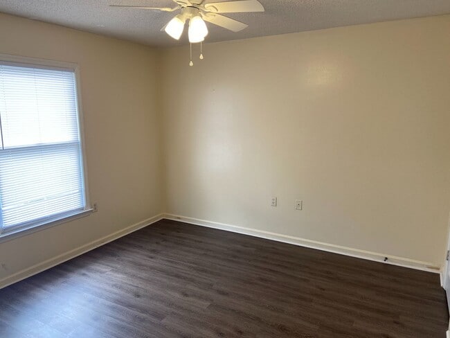 Building Photo - 140 Lanier Dr