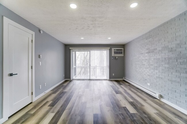 Interior Photo - Cascade Ridge