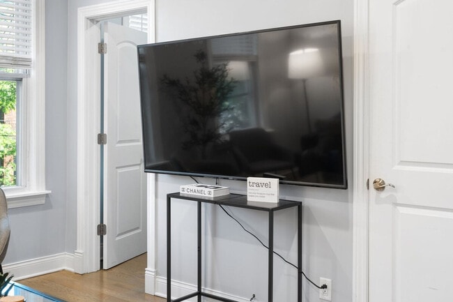 Building Photo - 1408 W Ohio St