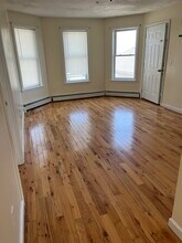 Building Photo - 61 Tecumseh St