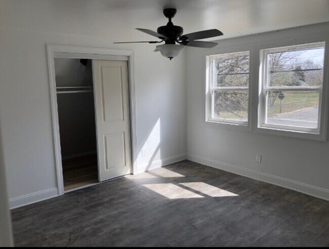 Foto del edificio - 1207 Bearwallow Rd