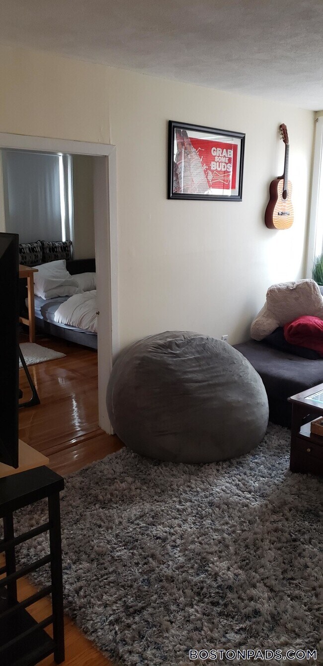 Foto del edificio - 145 Endicott St